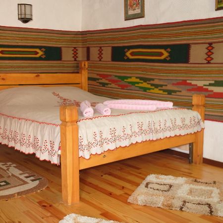 Отель Dykyi Khutir Melniki  Экстерьер фото