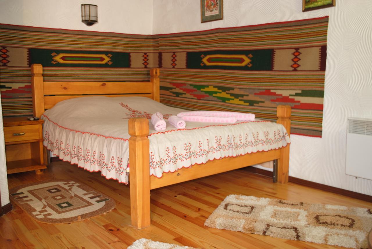 Отель Dykyi Khutir Melniki  Экстерьер фото