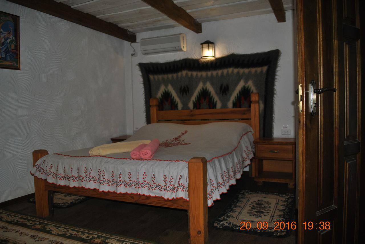 Отель Dykyi Khutir Melniki  Экстерьер фото