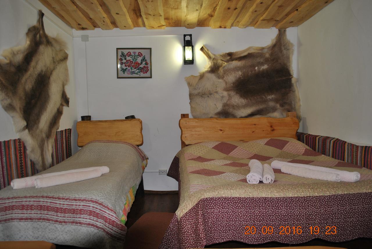 Отель Dykyi Khutir Melniki  Экстерьер фото