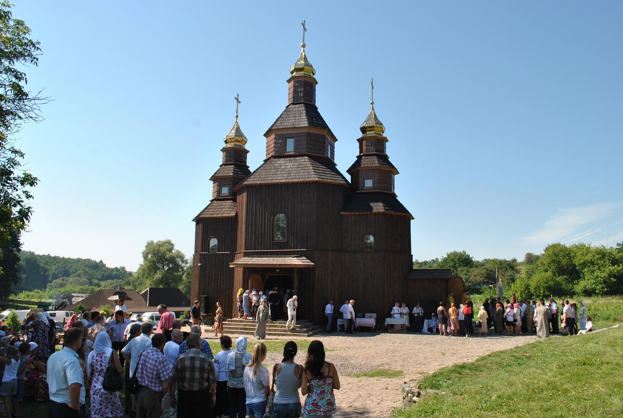 Отель Dykyi Khutir Melniki  Экстерьер фото